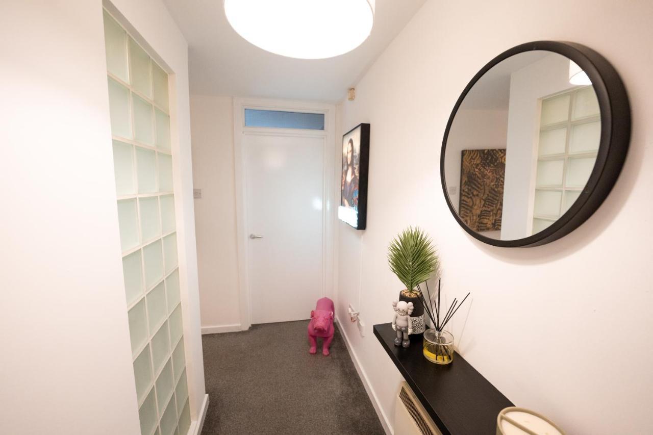 Artistic Stunning Apartment City View Londonderry ภายนอก รูปภาพ