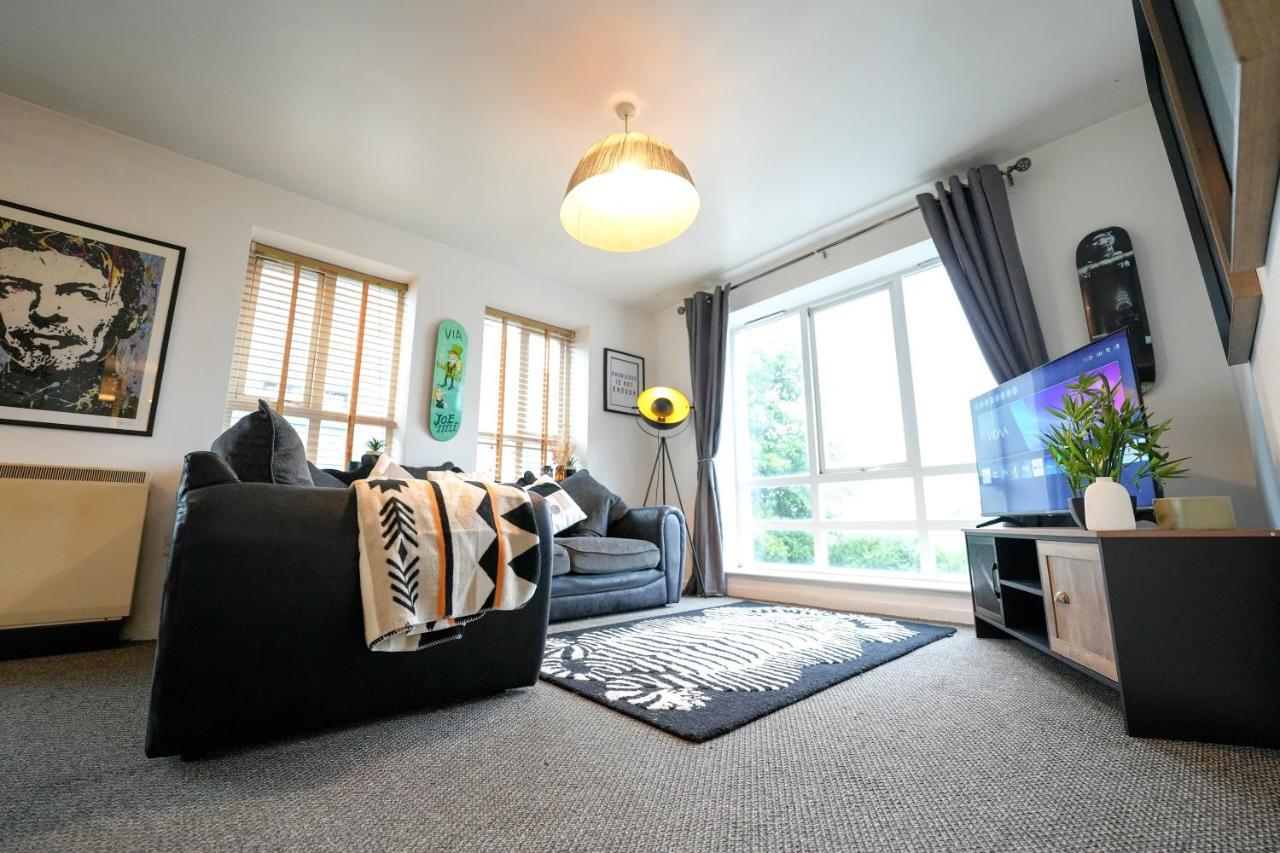 Artistic Stunning Apartment City View Londonderry ภายนอก รูปภาพ